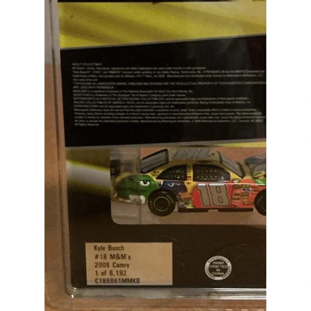 2008 Kyle Busch #18 M&M's COT 1/64 Nascar Action Platinum Series Diecast NEW